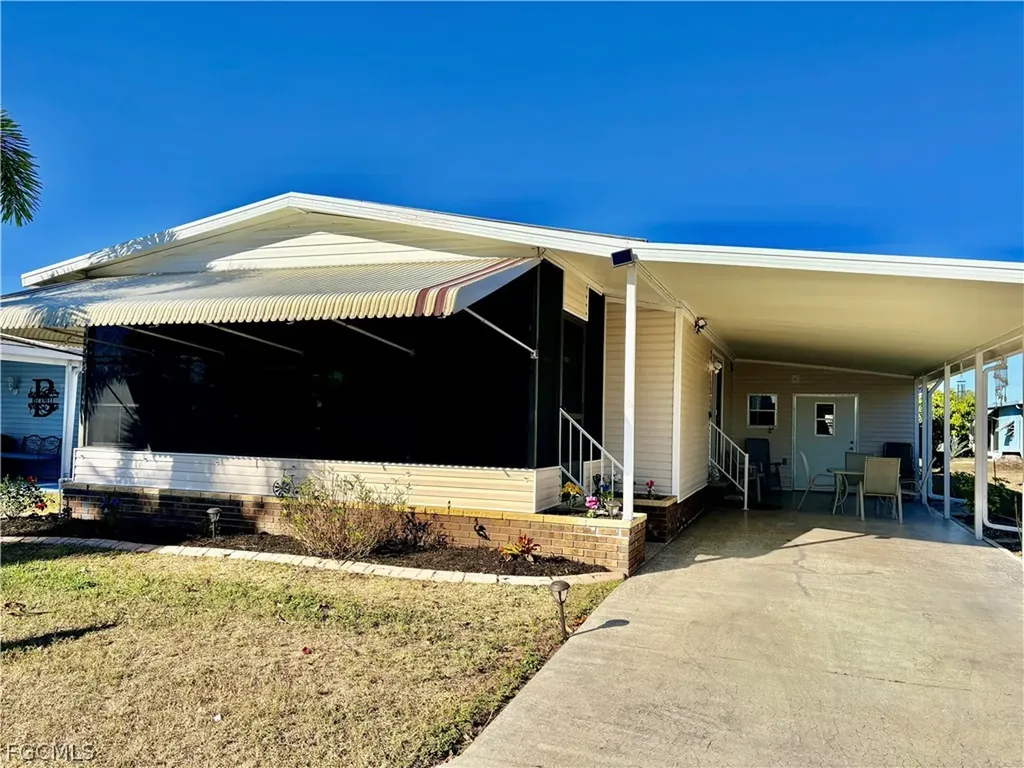 3137 Old Farm House Drive North Fort Myers FL 33917