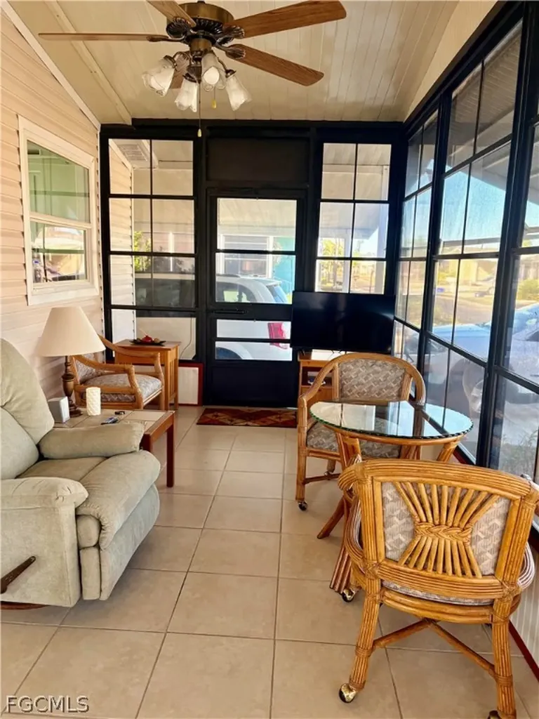 3137 Old Farm House Drive North Fort Myers FL 33917