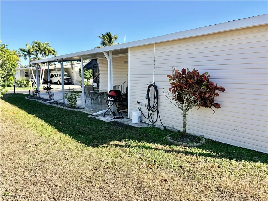 3137 Old Farm House Drive North Fort Myers FL 33917