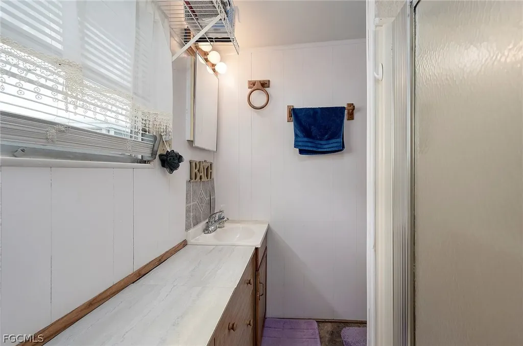 121 Caravan Circle North Fort Myers FL 33903