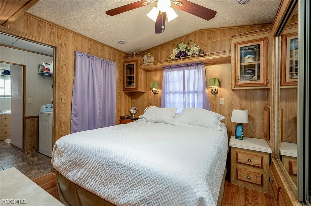 121 Caravan Circle North Fort Myers FL 33903