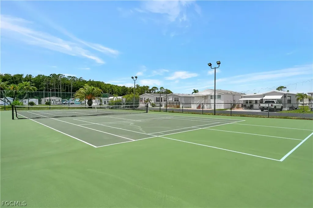 121 Caravan Circle North Fort Myers FL 33903