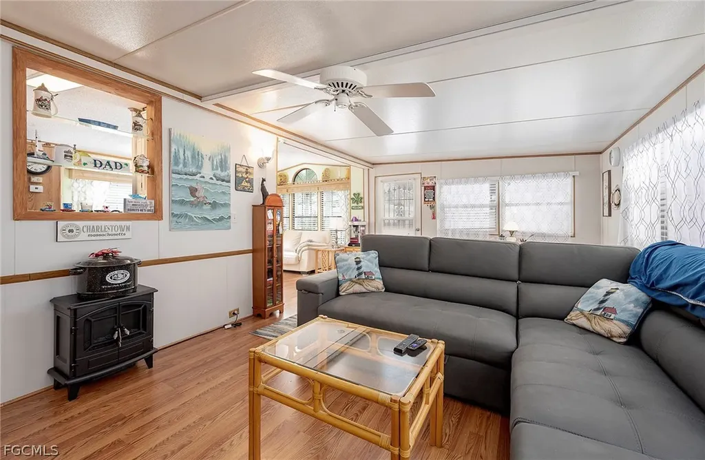 121 Caravan Circle North Fort Myers FL 33903