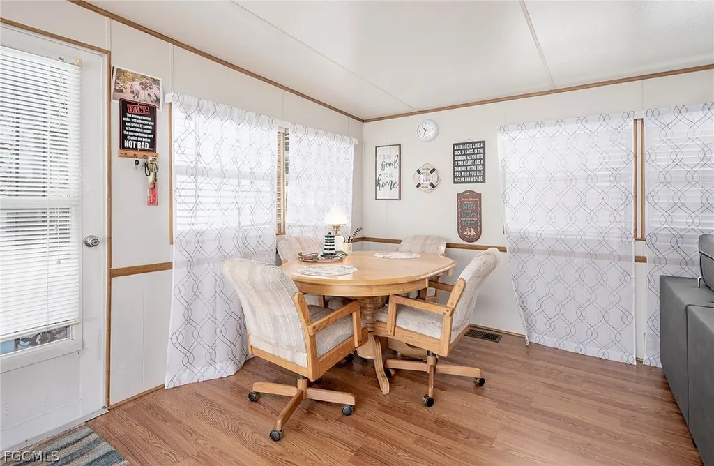 121 Caravan Circle North Fort Myers FL 33903