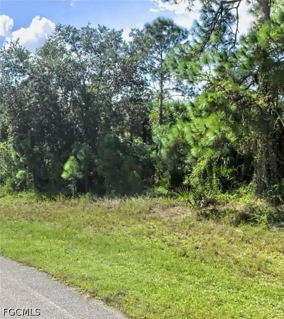 8056 Rolling Circle Labelle FL 33935