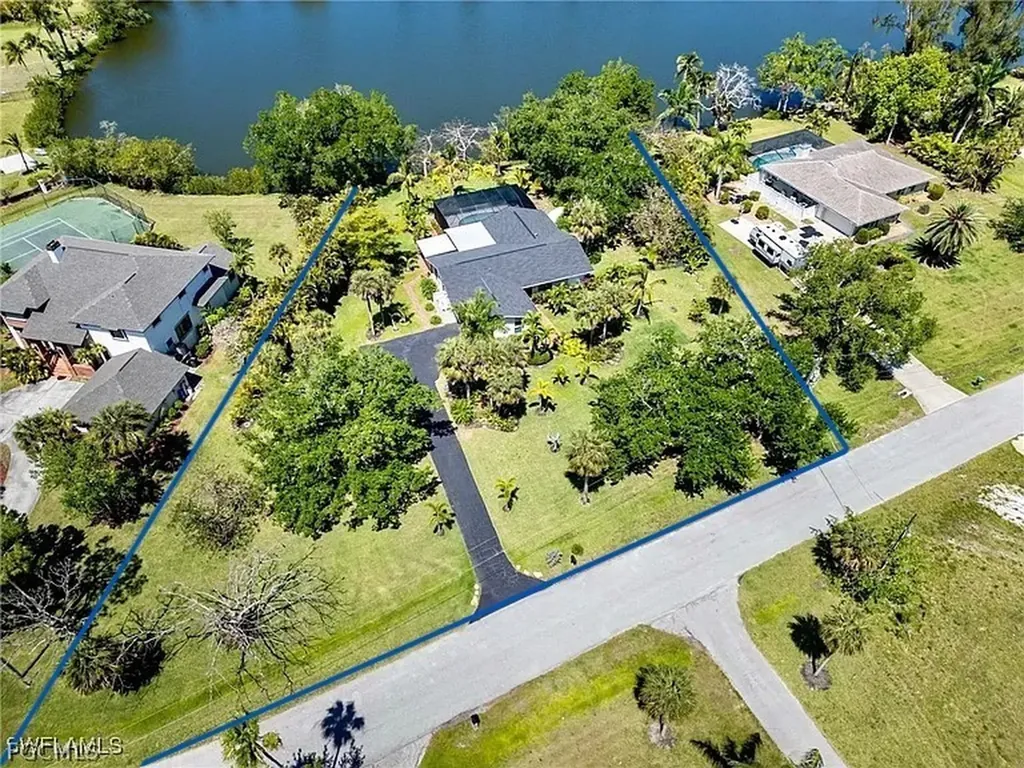7337 Lake Drive Fort Myers FL 33908