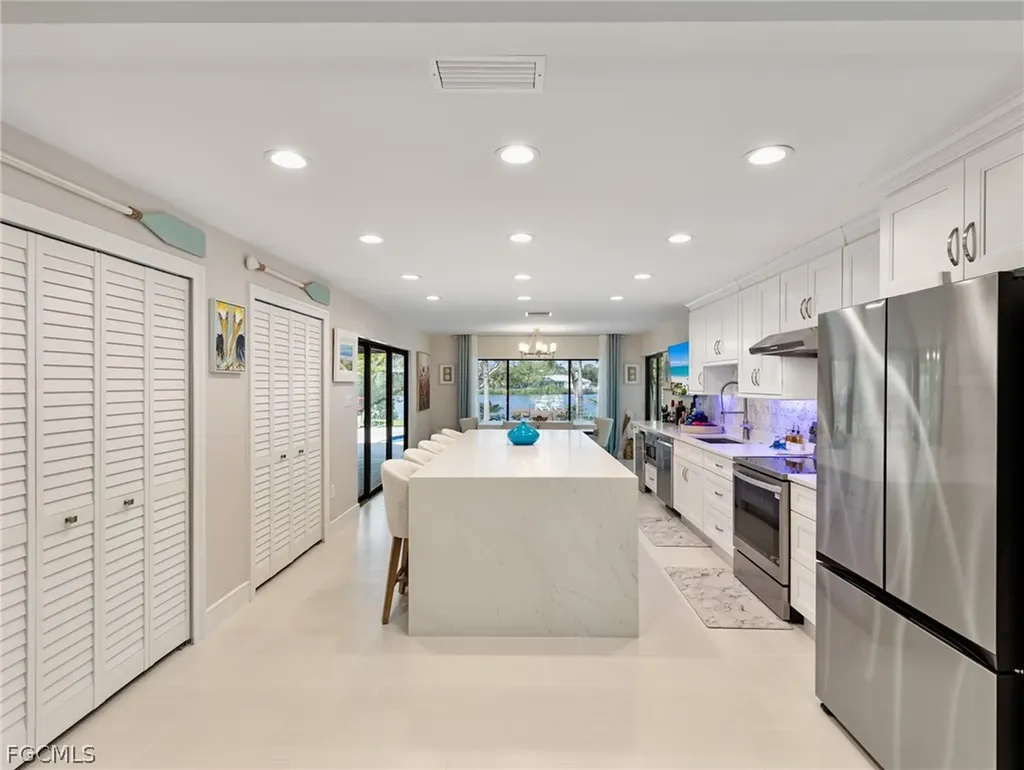 7337 Lake Drive Fort Myers FL 33908
