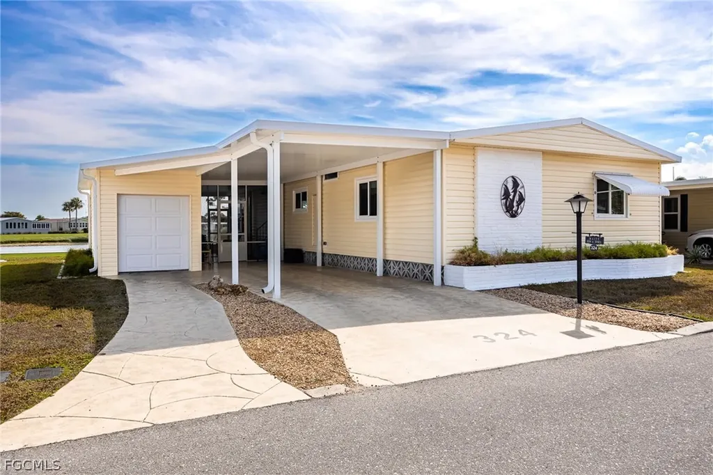 324 Nicklaus Boulevard North Fort Myers FL 33903