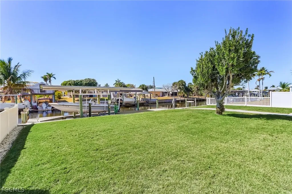 16137 Bowline Street Bokeelia FL 33922