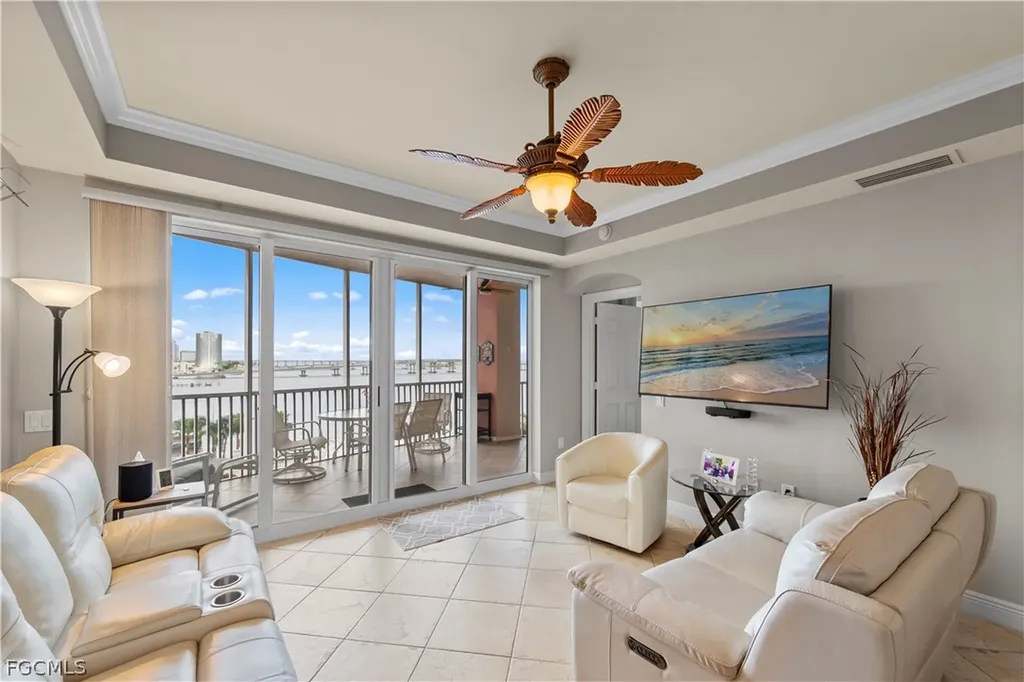 2745 1st Street Fort Myers FL 33916
