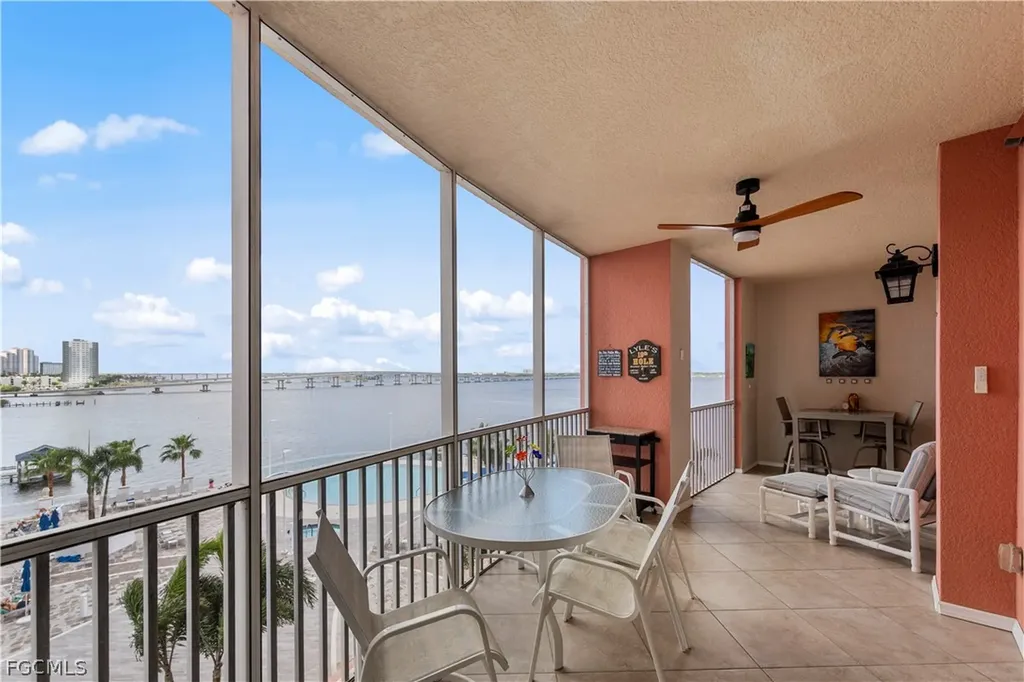 2745 1st Street Fort Myers FL 33916