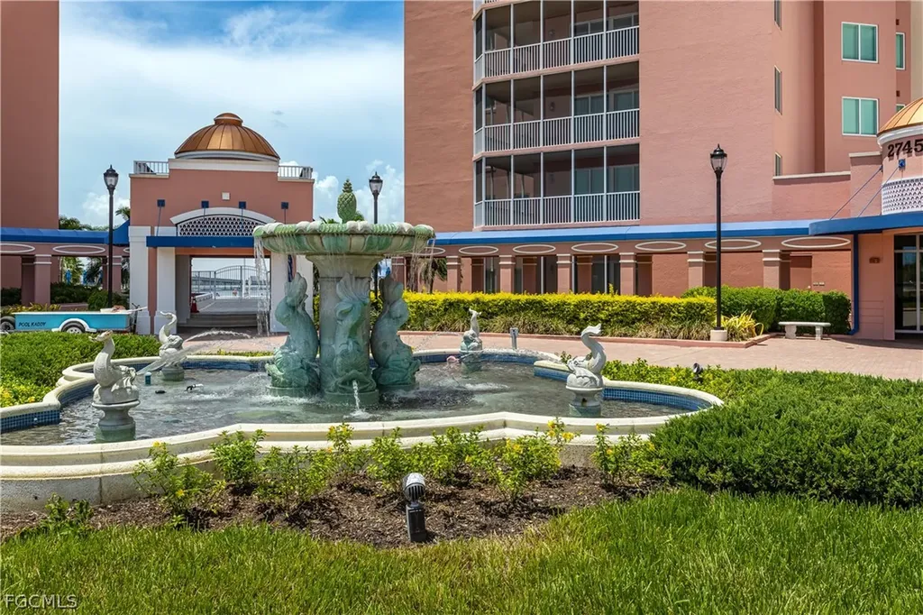 2745 1st Street Fort Myers FL 33916