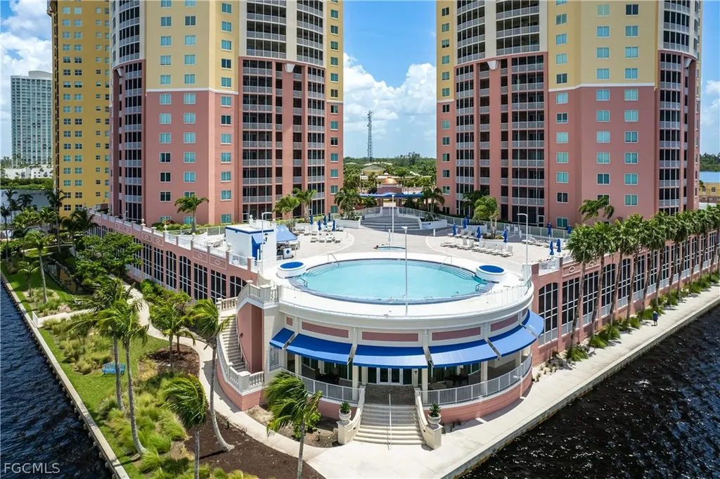 2745 1st Street Fort Myers FL 33916