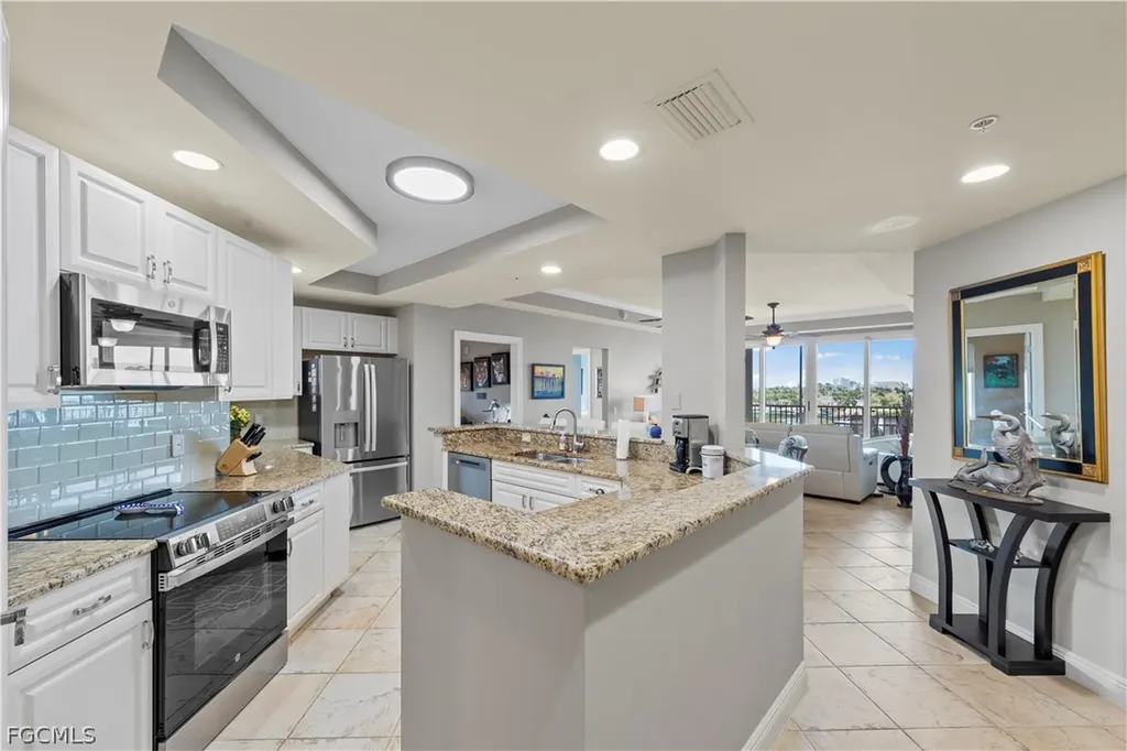 2745 1st Street Fort Myers FL 33916