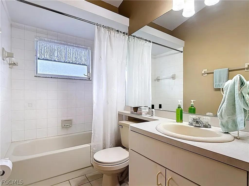 1319 SW 34th Terrace Cape Coral FL 33914