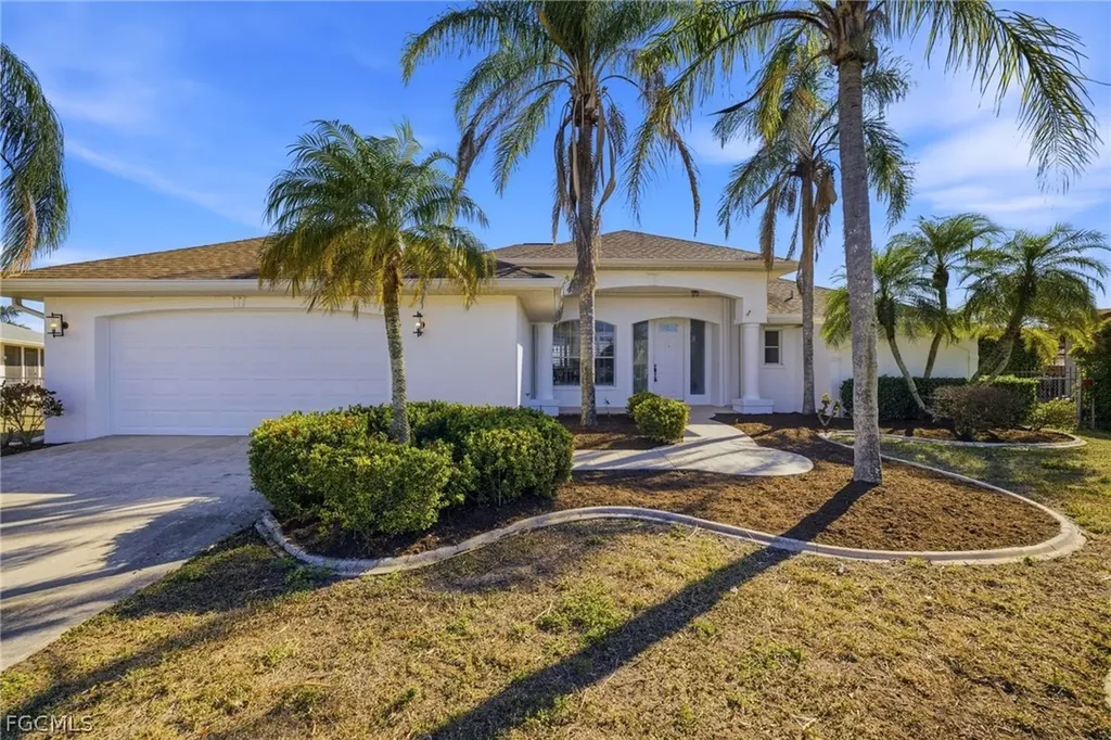 828 SW 52nd Street Cape Coral FL 33914
