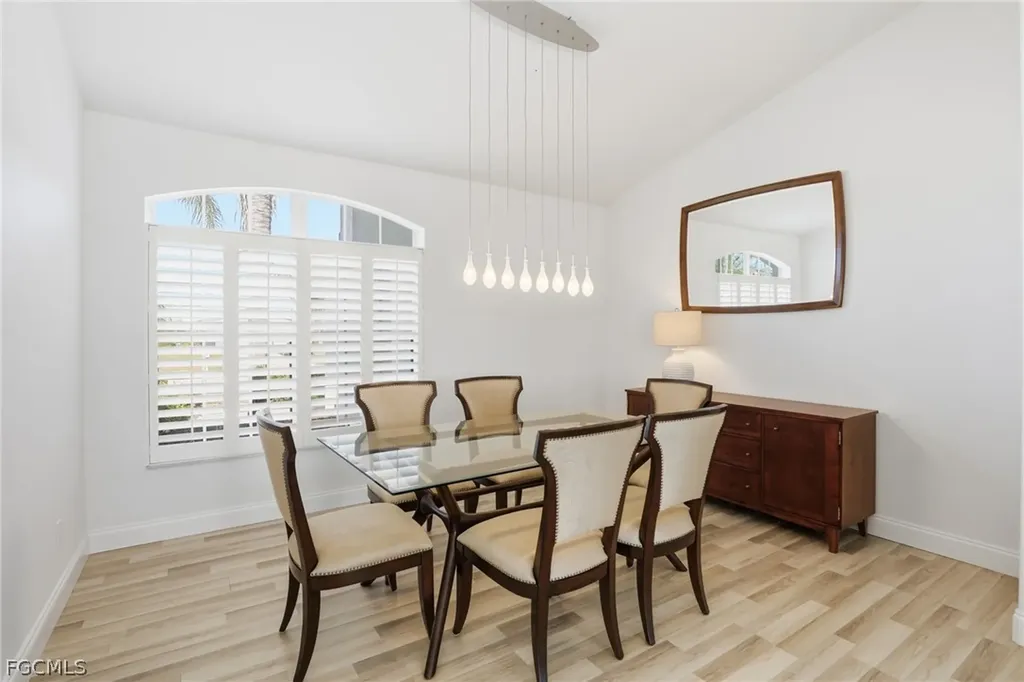 828 SW 52nd Street Cape Coral FL 33914