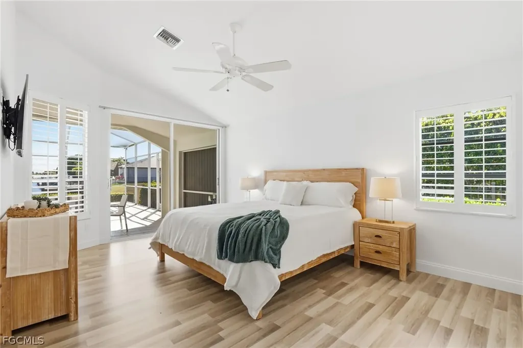 828 SW 52nd Street Cape Coral FL 33914