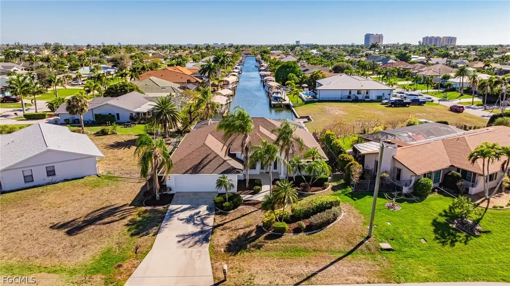828 SW 52nd Street Cape Coral FL 33914