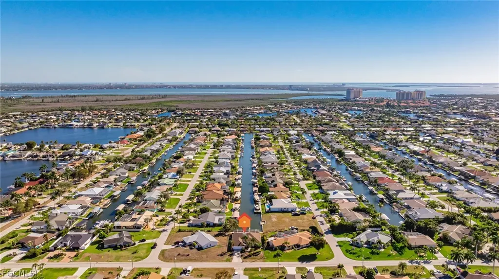 828 SW 52nd Street Cape Coral FL 33914