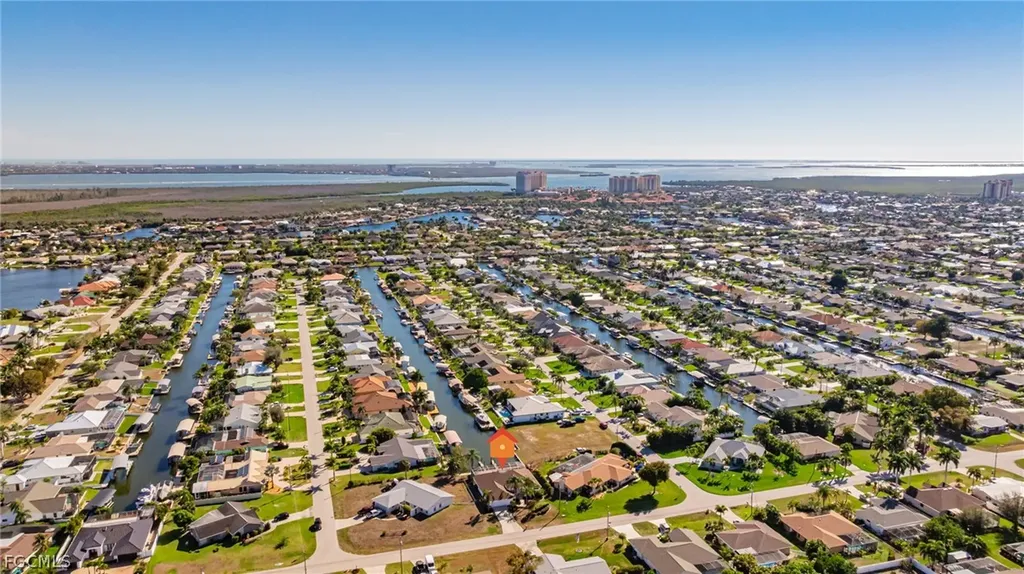 828 SW 52nd Street Cape Coral FL 33914