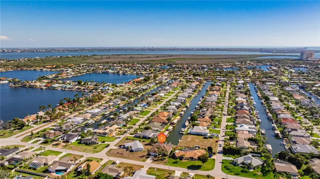 828 SW 52nd Street Cape Coral FL 33914
