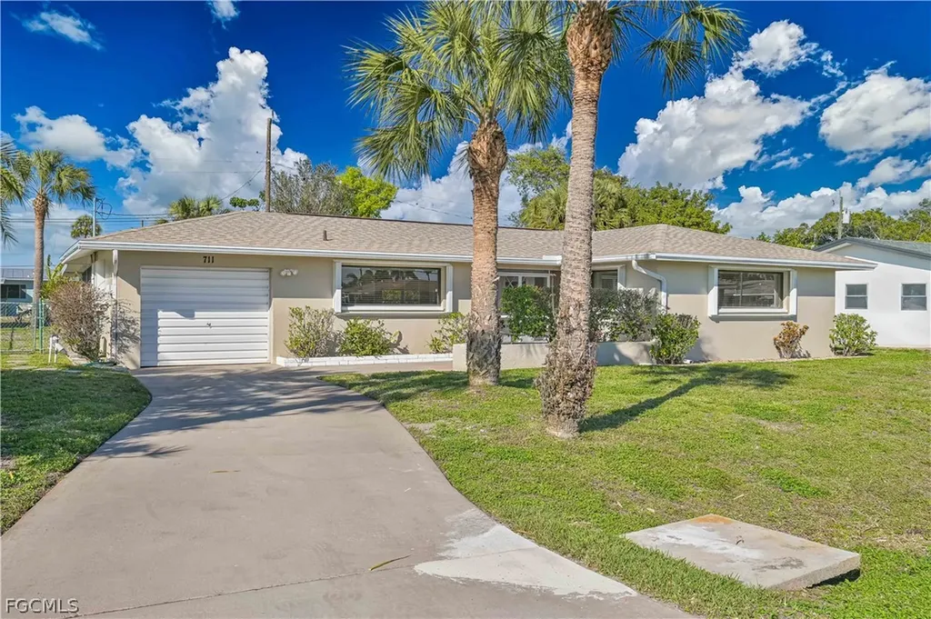 711 Monterey Avenue Cape Coral FL 33904