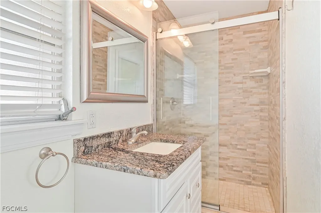 711 Monterey Avenue Cape Coral FL 33904