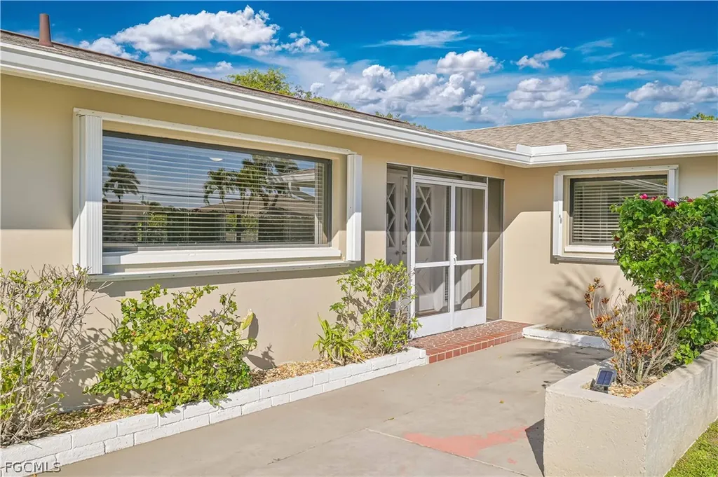 711 Monterey Avenue Cape Coral FL 33904