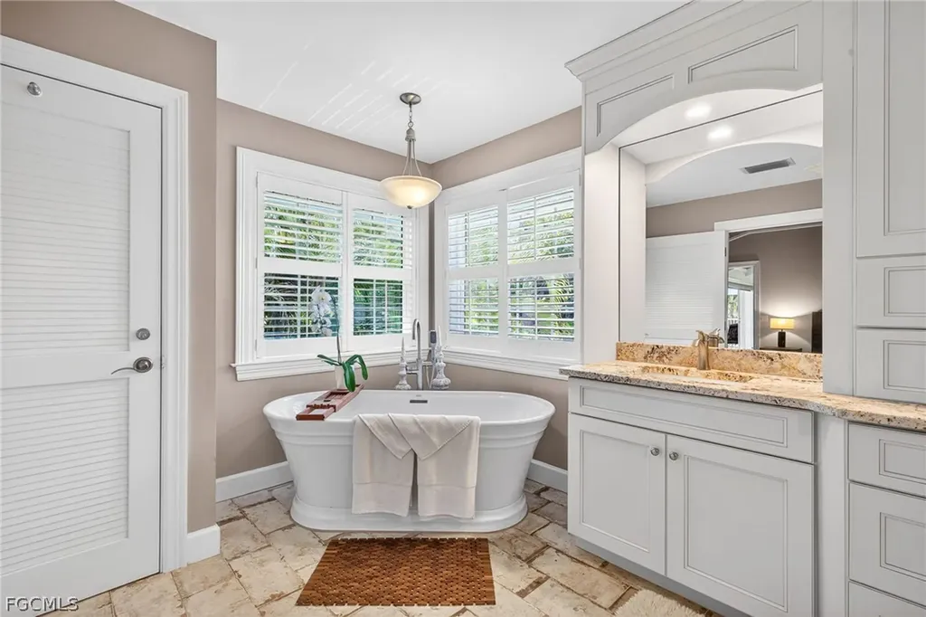 739 Anchor Drive Sanibel FL 33957