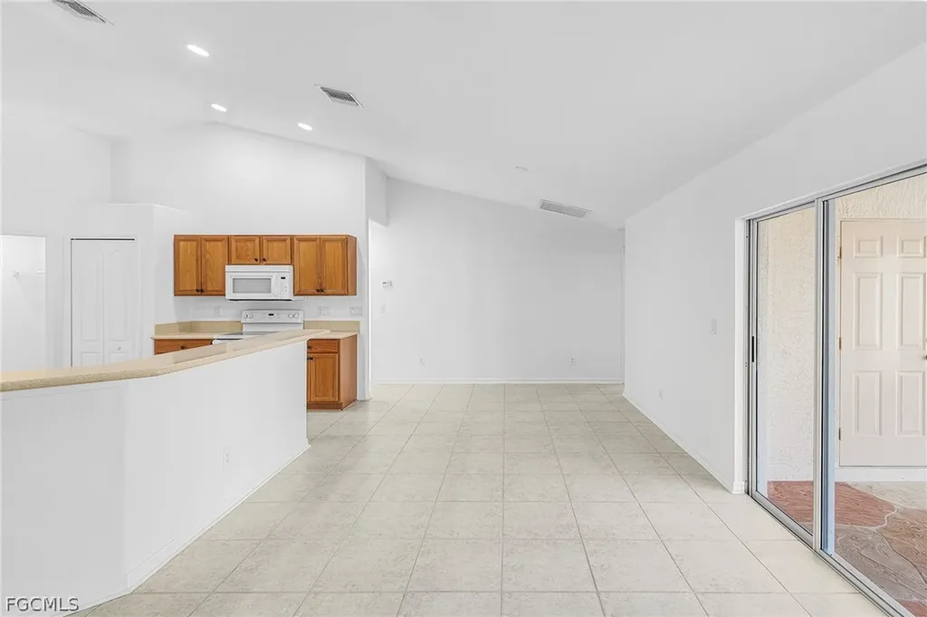2236 SE 11th Place Cape Coral FL 33990