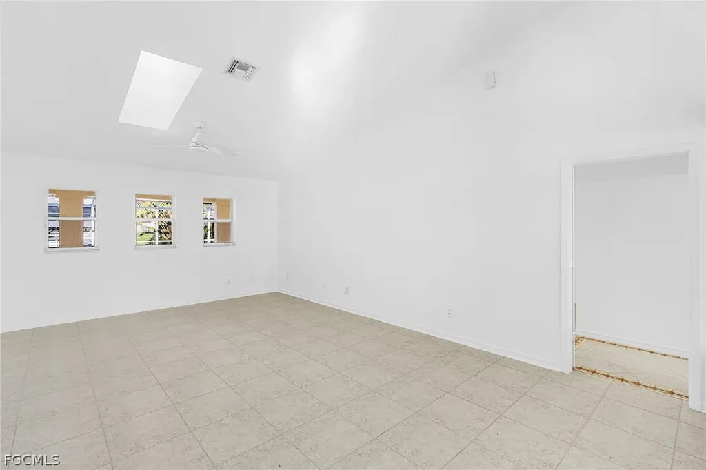 2236 SE 11th Place Cape Coral FL 33990