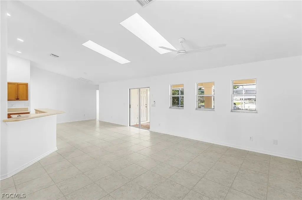 2236 SE 11th Place Cape Coral FL 33990