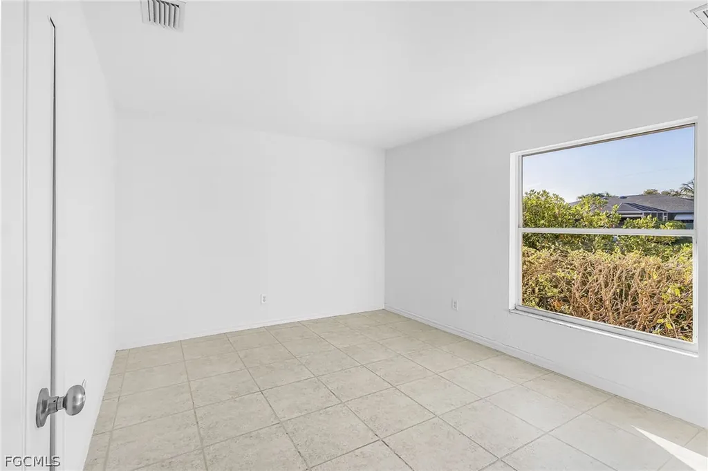 2236 SE 11th Place Cape Coral FL 33990