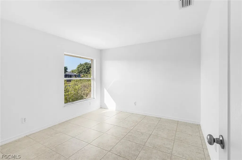2236 SE 11th Place Cape Coral FL 33990