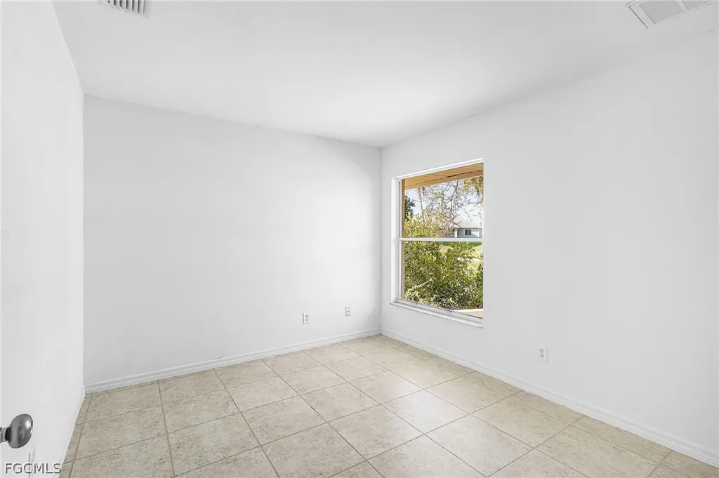 2236 SE 11th Place Cape Coral FL 33990