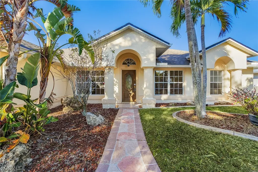 2236 SE 11th Place Cape Coral FL 33990
