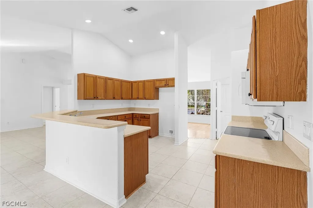 2236 SE 11th Place Cape Coral FL 33990