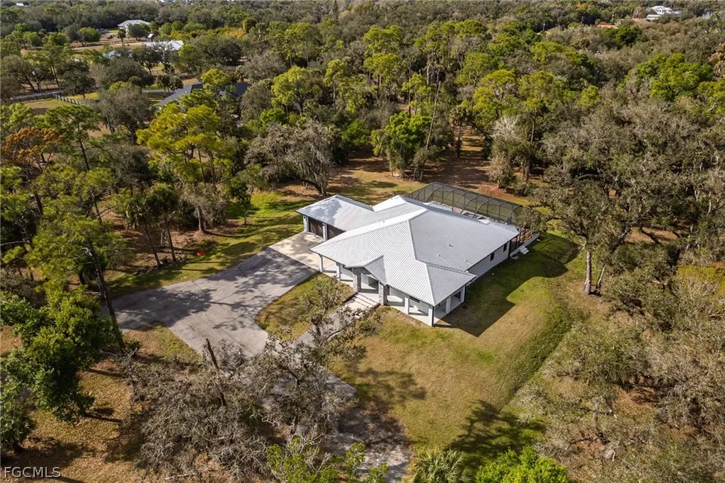 18851 Palm Beach Boulevard Alva FL 33920