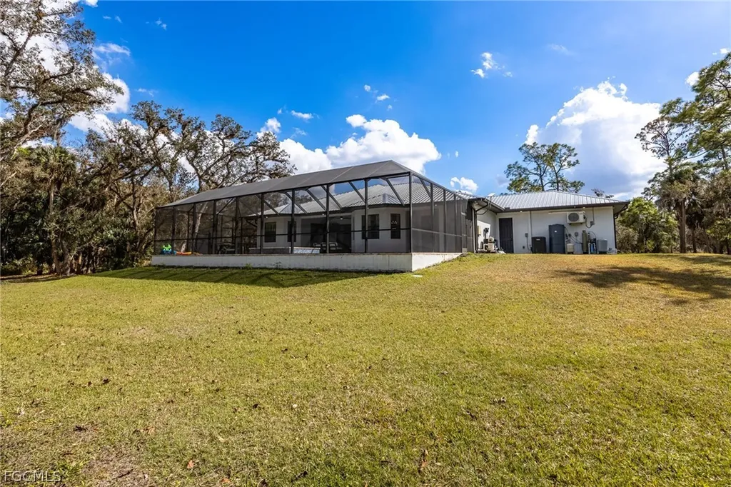 18851 Palm Beach Boulevard Alva FL 33920