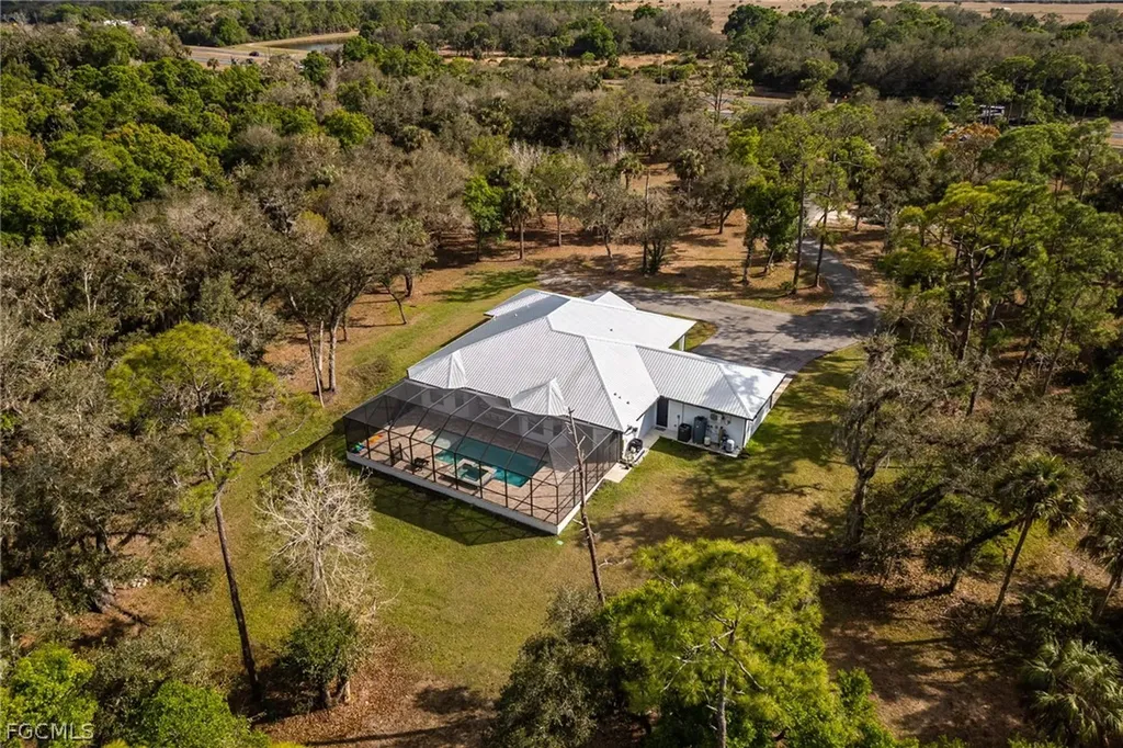 18851 Palm Beach Boulevard Alva FL 33920