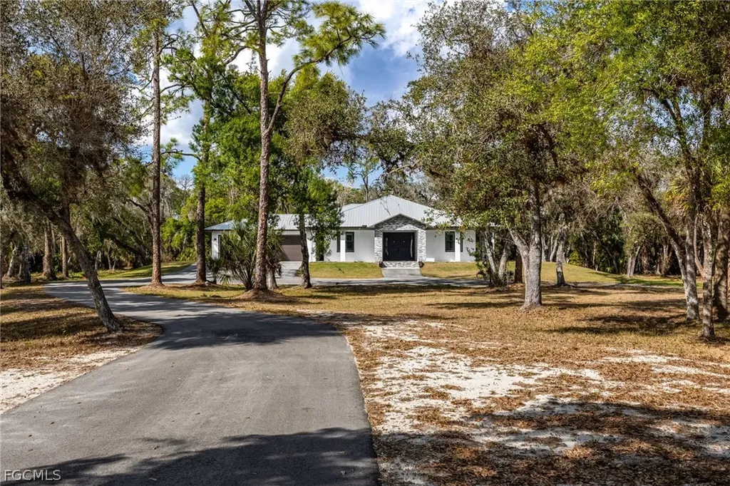 18851 Palm Beach Boulevard Alva FL 33920