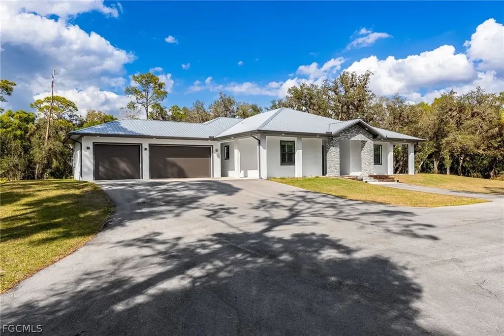 18851 Palm Beach Boulevard Alva FL 33920