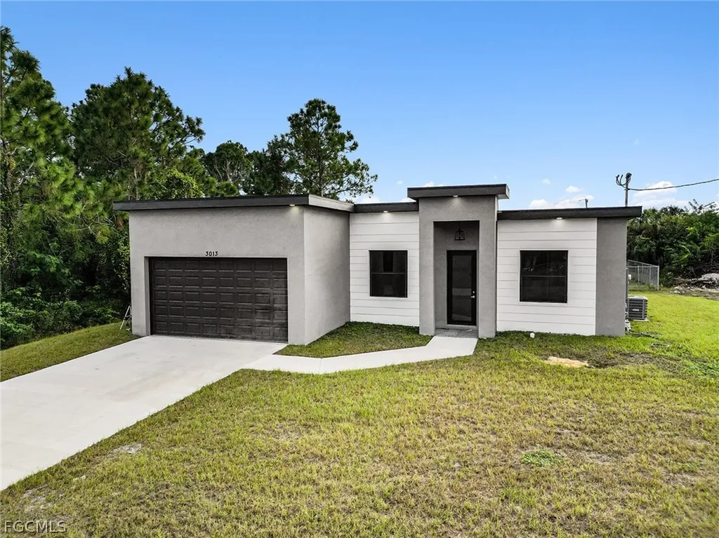 3013 4th Street SW Lehigh Acres FL 33976