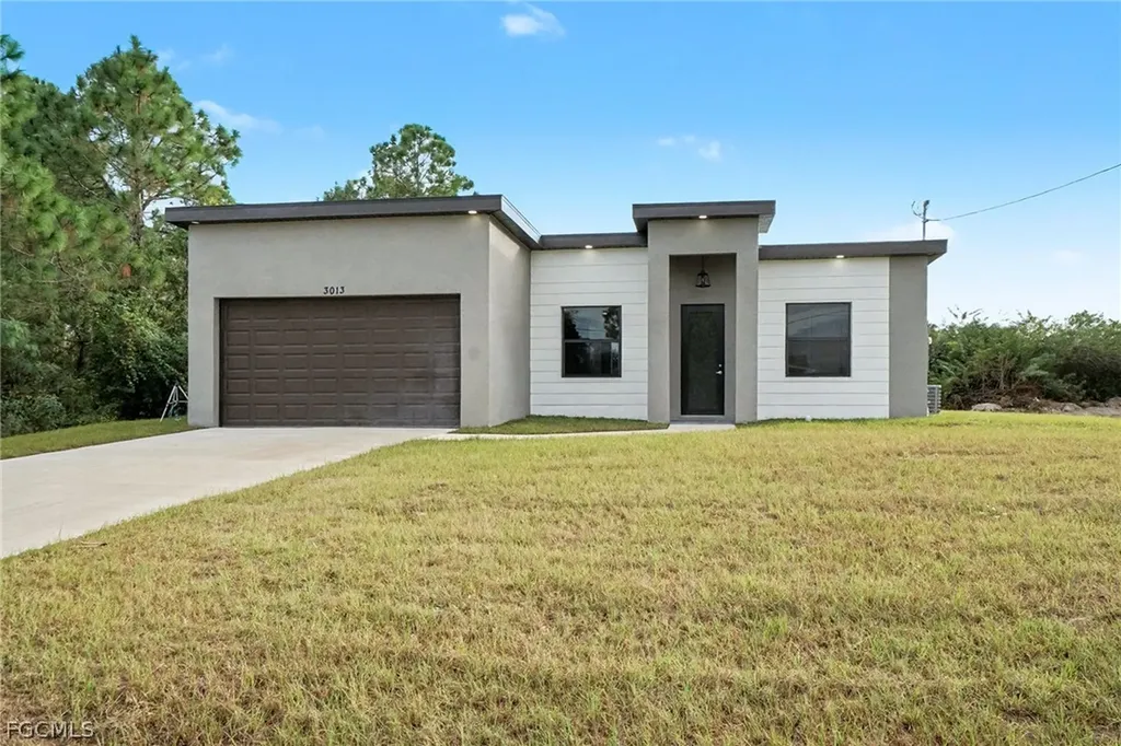 3013 4th Street SW Lehigh Acres FL 33976