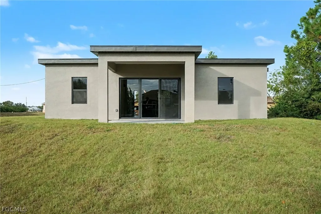 3013 4th Street SW Lehigh Acres FL 33976