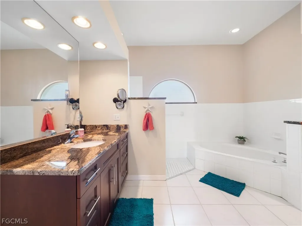 5222 Nautilus Drive Cape Coral FL 33904