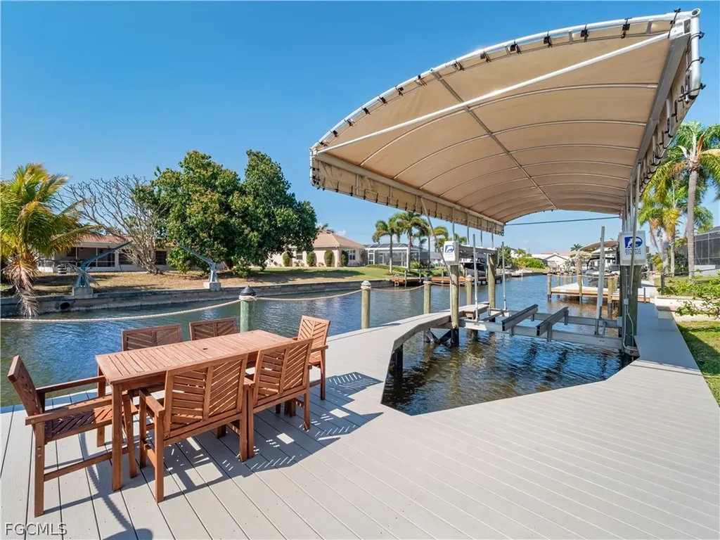 5222 Nautilus Drive Cape Coral FL 33904