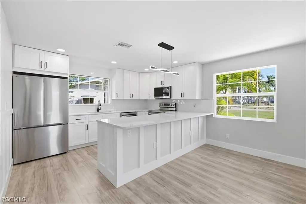 137 Dow Lane North Fort Myers FL 33917