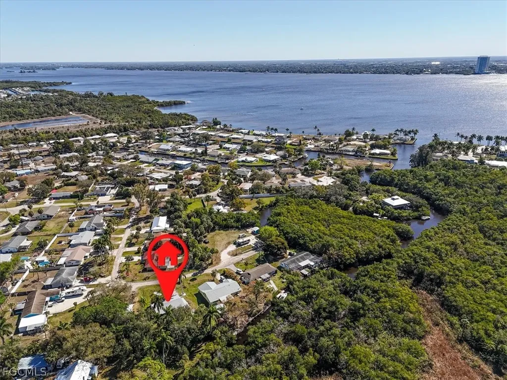 137 Dow Lane North Fort Myers FL 33917